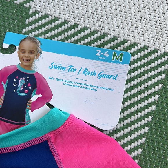 Smart Sun, Girls rash guard, long sleeve,swim tee, sun shield, size 2-4 years. - Picture 2 of 5